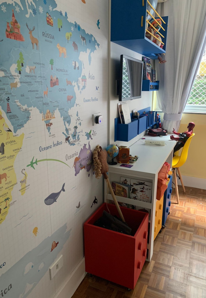 Kit Quarto Infantil – Mesa de Estudos, Organizador de Brinquedos e Prateleiras