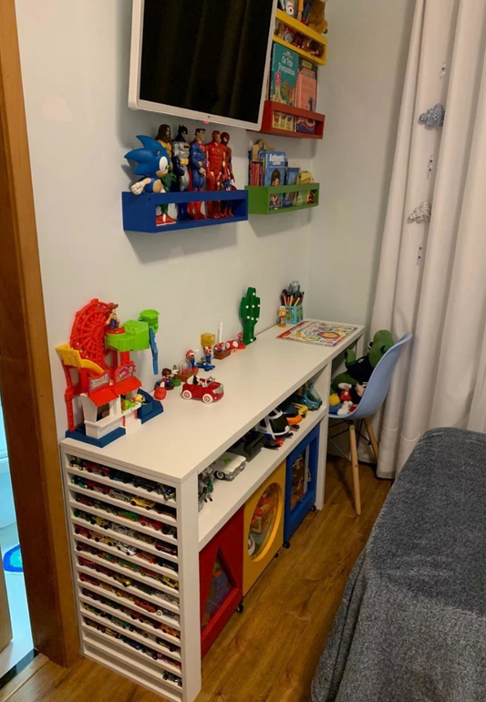 Mesa de Estudos com Organizador de Brinquedos
