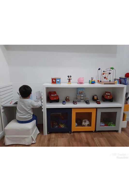 Mesa de Estudos com Organizador de Brinquedos