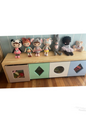 Organizador/Mesa com Caixas de Brinquedos