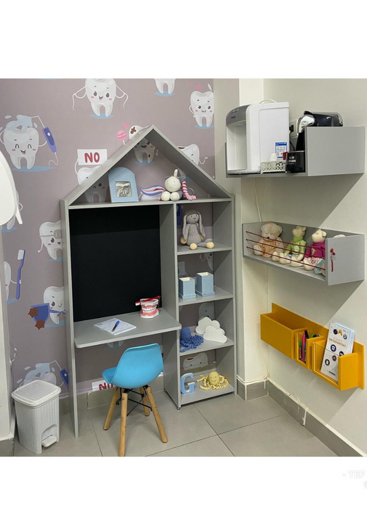 Kit Quarto Infantil – Estante Casinha, Lousa, Porta-Lápis/Livros e Prateleiras